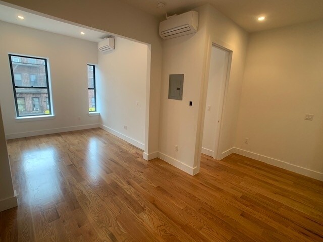 Foto principal - 259 Rogers Ave