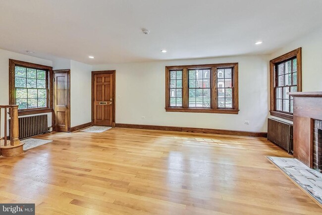 Foto del edificio - 3259 Van Hazen St NW