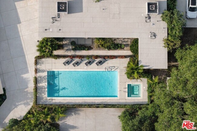 Foto del edificio - 6465 Sycamore Meadows Dr