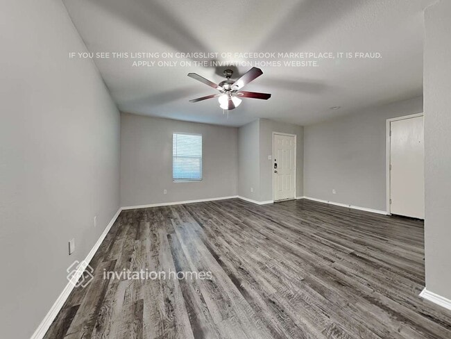 Foto del edificio - 112 Abelia Dr