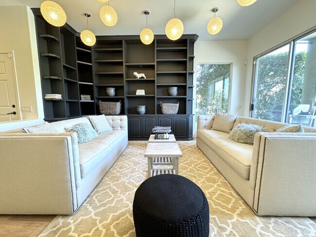 Building Photo - AVAILABLE NOW! Charming Modern *FURNISHED*...