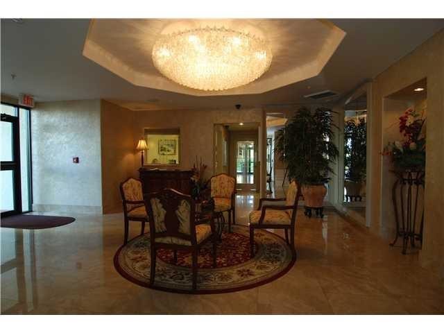 Building Photo - 9550 S Ocean Dr