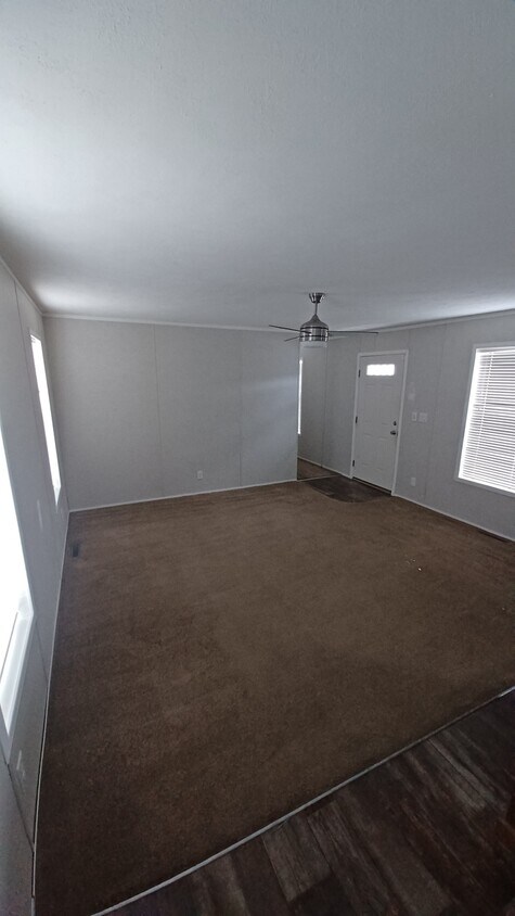 Primary Photo - 3 bed 2 bath mobile home