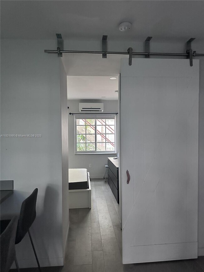 Foto del edificio - 1560 Jefferson Ave