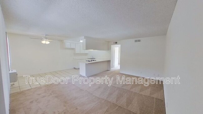 Foto del edificio - 535 N Tustin Ave