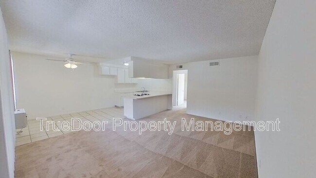 Building Photo - 535 N Tustin Ave