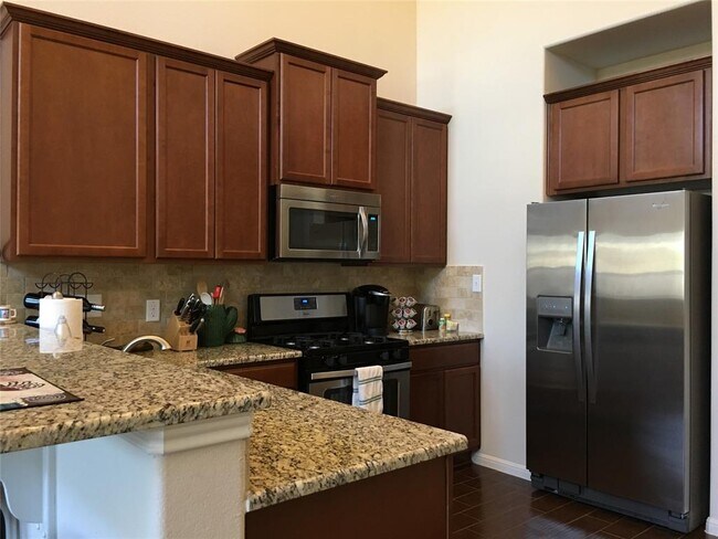 Foto del edificio - 2214 S Lakeline Blvd