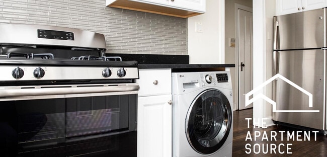 Photo - 3819 N Greenview Ave Apartment