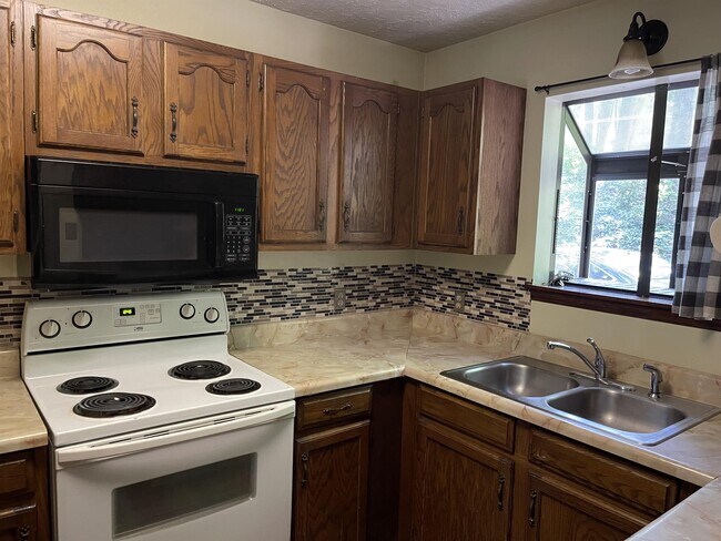 Foto del edificio - 2511 Skyland Trail NE