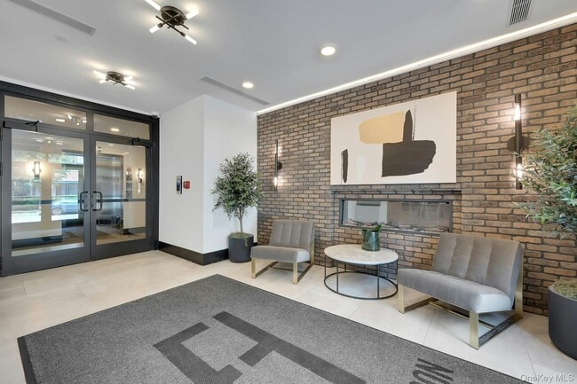 Building Photo - 102 Legend Dr