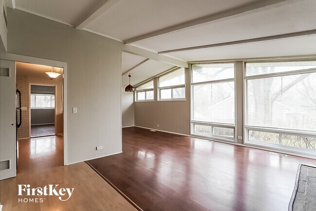 Building Photo - 132 Linden Ave