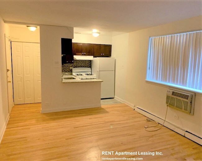 Foto del edificio - 3710 N Pine Grove Ave