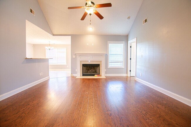 Foto del edificio - Pet Friendly Three Bedroom!