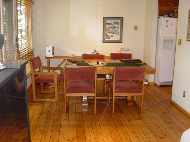 Foto del edificio - 4552 Meadow Dr