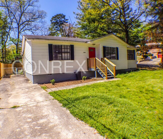 Building Photo - 1240 Birchwood St