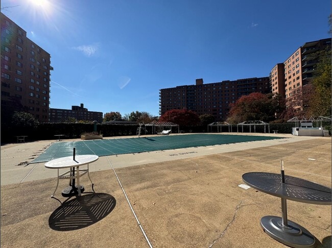 Foto del edificio - Lovely 1 BR/1 BA Condo in Wesley Heights!