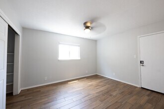 Building Photo - 309 Whispering Sands Ct SE