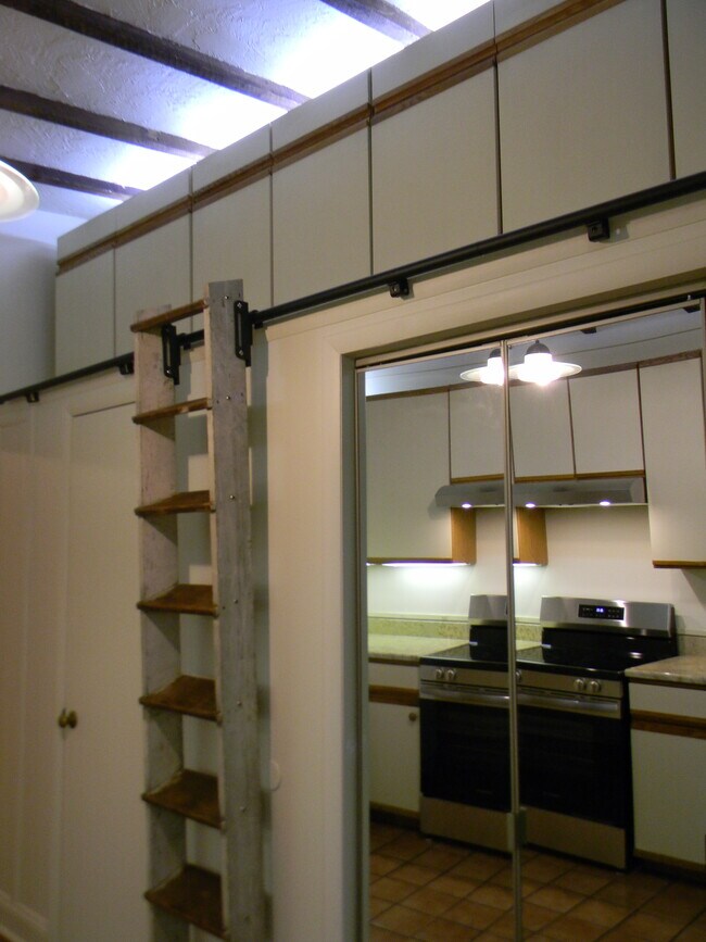 Foto del edificio - 311 N High St