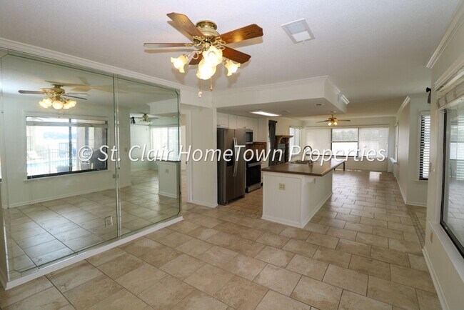 Foto del edificio - Beautiful Condo