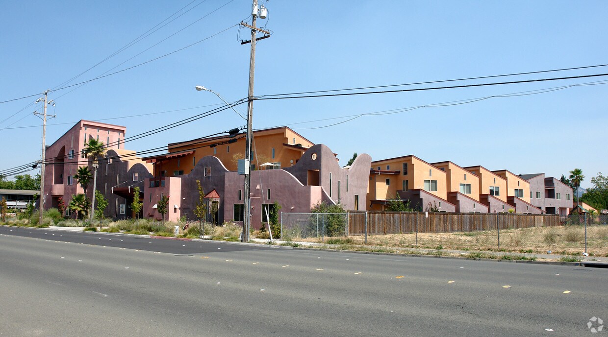 Primary Photo - 1346 Yulupa Ave
