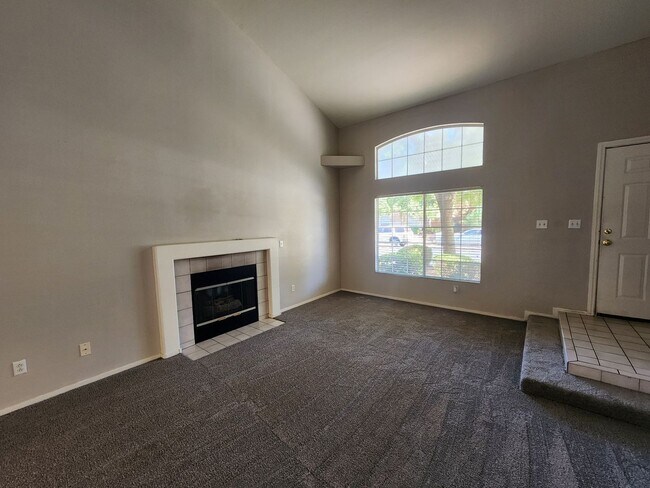 Foto del edificio - Beautiful townhouse in Silverado Ranch