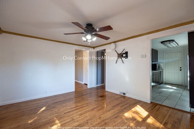 Building Photo - Charming Home with Ample Parking, Gardener...