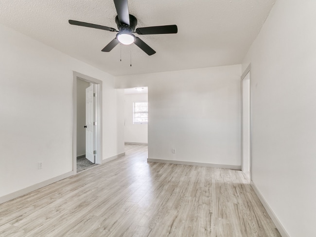 Photo - 1112 N Norman Ave House