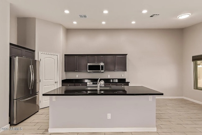 Building Photo - 15461 S 47th Pl