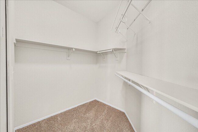 Foto del edificio - 3 Bedroom, Single Story Home in Seven Hills