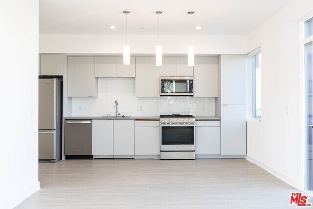 Foto del edificio - 843 Wilcox Ave