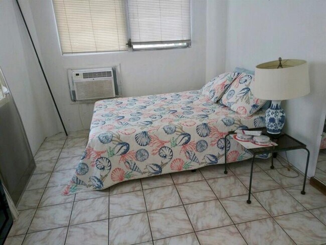 Foto del edificio - 109 N Birch Rd