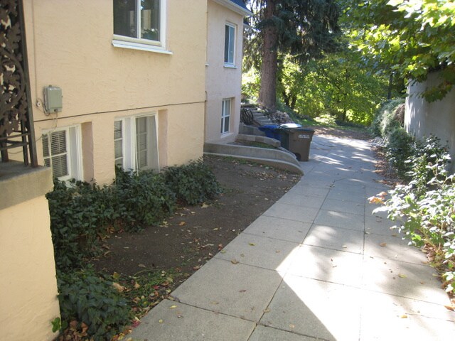 Building Photo - 1280 1300 E