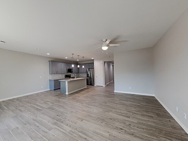 Building Photo - 7405 S 23rd Dr