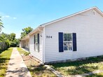 Foto principal - 704 SE 4th St
