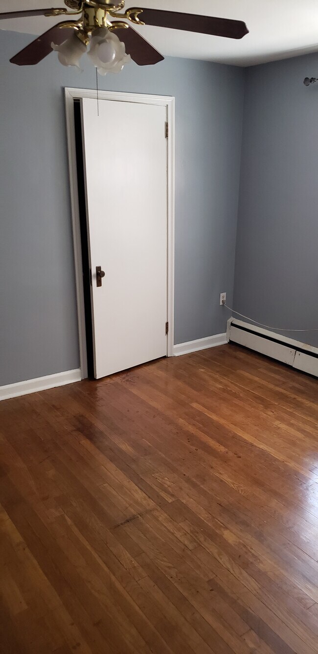 Foto del edificio - 656 Duss Ave