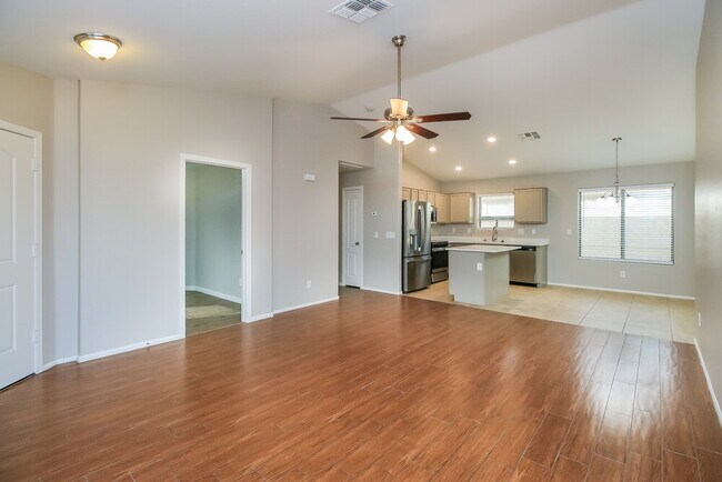 Foto del edificio - 29039 N Coal Ave