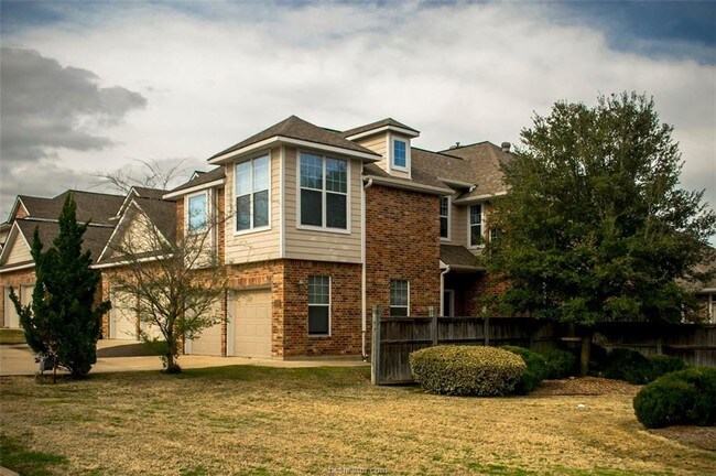 Building Photo - 4307 Spring Hill Dr