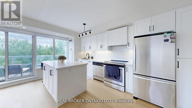 Building Photo - 701 Sheppard Ave W