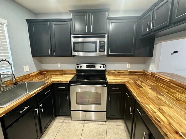 Building Photo - 253 Carina Cir