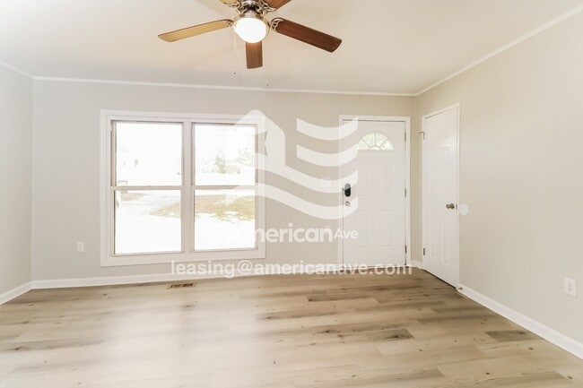 Building Photo - 111 Camellia Cir