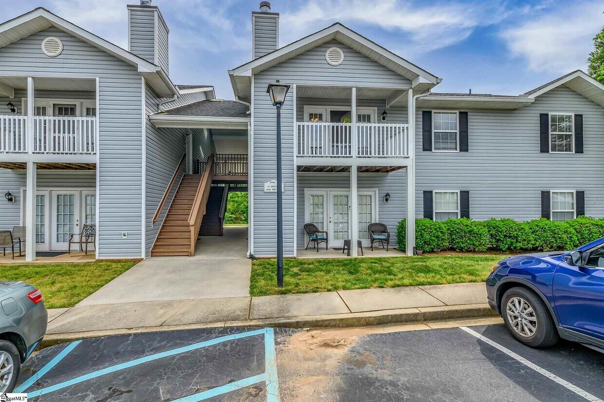 Primary Photo - 508 Pelham Square Way
