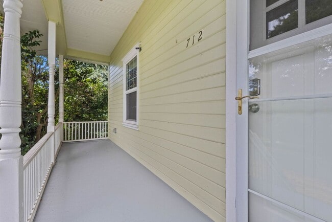 Photo - 712 SW 3rd Pl House