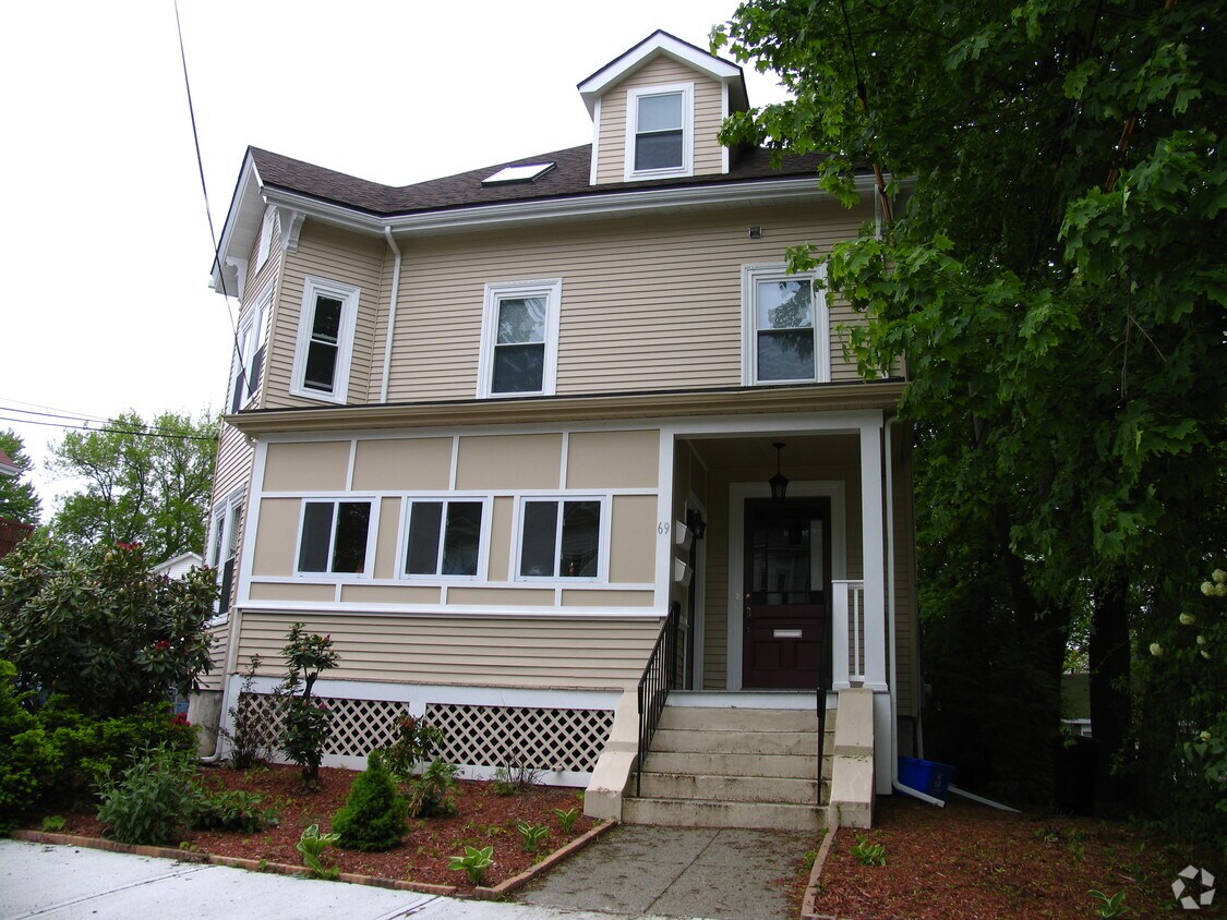 Building Photo - 69 Orange St