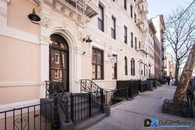 Building Photo - 50 E 3rd St
