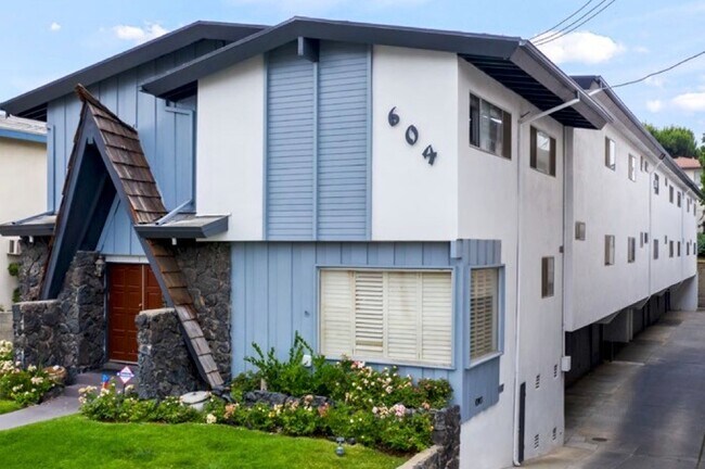 Foto del edificio - 604 Evergreen St