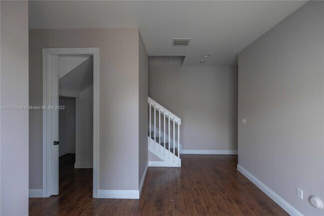 Foto del edificio - 219 SW 10th St