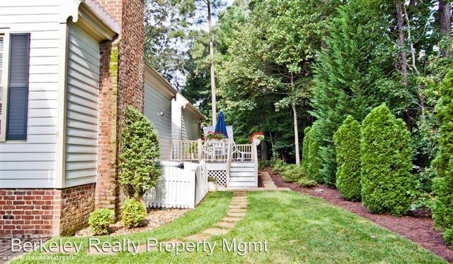Building Photo - 156 Alwoodley