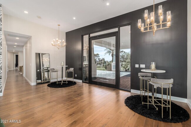 Foto del edificio - 4601 N Royal View Dr
