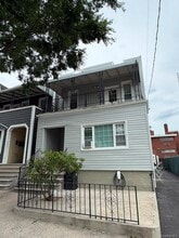 Building Photo - 1624 Seddon St
