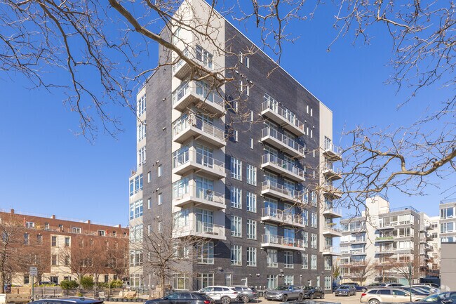 Building Photo - North Point